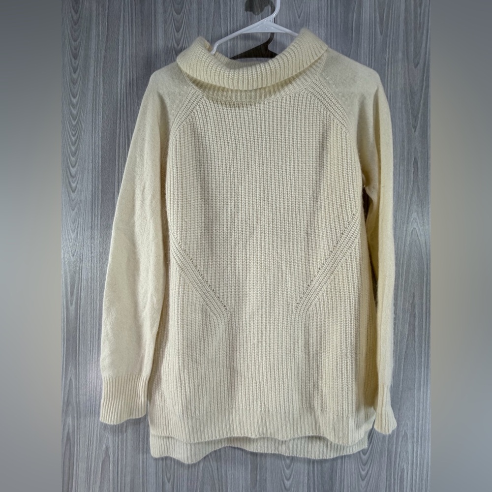 Sofia Cashmere Ivory Turtleneck‎ Sweater Ribbed Natural Fibers Women’s Size M
